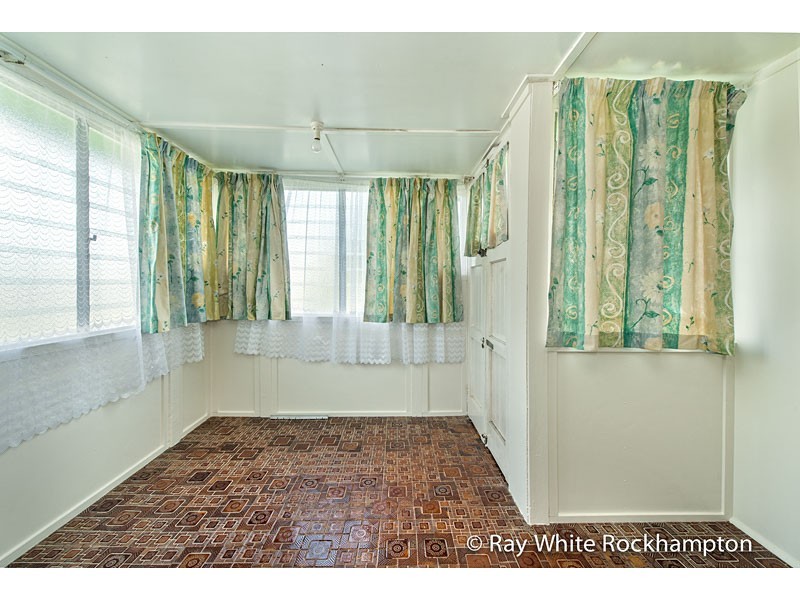 6 Medcraf Street, Park Avenue QLD 4701