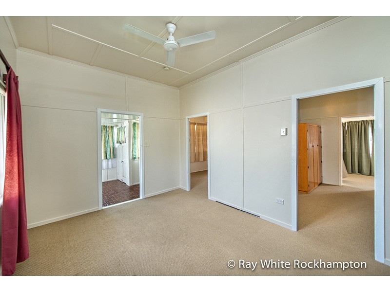 6 Medcraf Street, Park Avenue QLD 4701