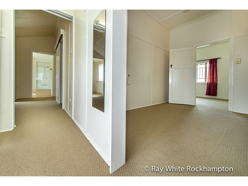 6 Medcraf Street, Park Avenue QLD 4701
