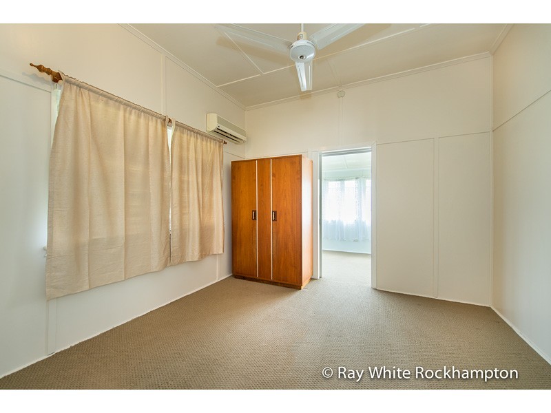 6 Medcraf Street, Park Avenue QLD 4701
