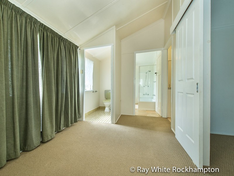 6 Medcraf Street, Park Avenue QLD 4701