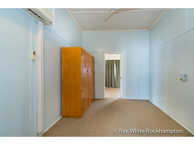 6 Medcraf Street, Park Avenue QLD 4701
