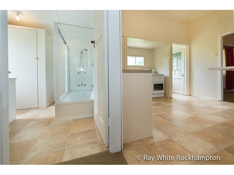 6 Medcraf Street, Park Avenue QLD 4701