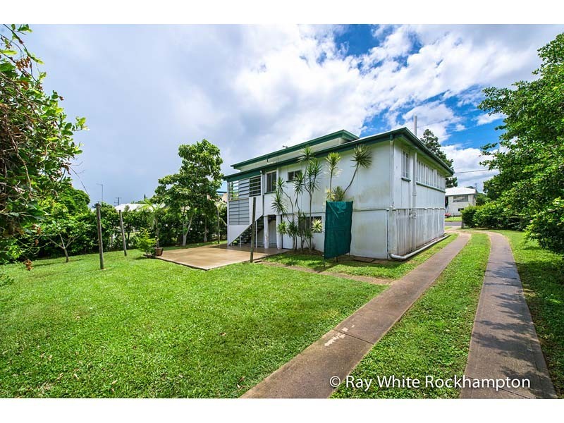 6 Medcraf Street, Park Avenue QLD 4701