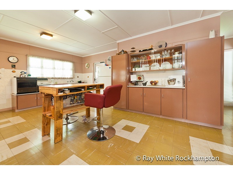 465 Crane Avenue, Kawana QLD 4701