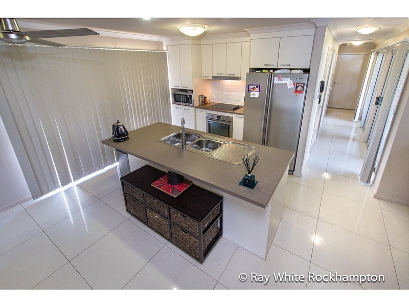15 Cunningham Court, Gracemere QLD 4702