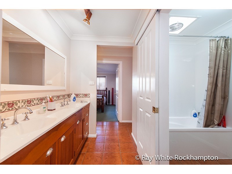 34 Julie Ann Drive, Glendale QLD 4711