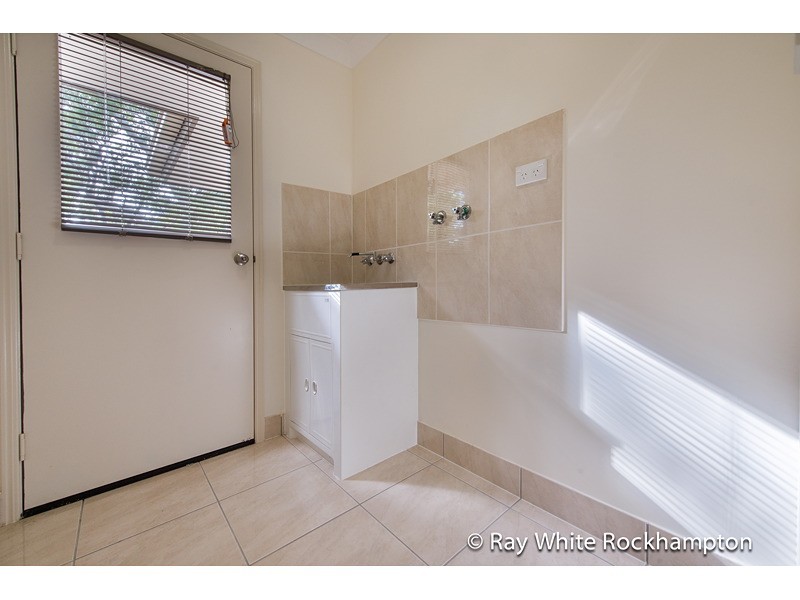 1/191 Rush Street, Koongal QLD 4701