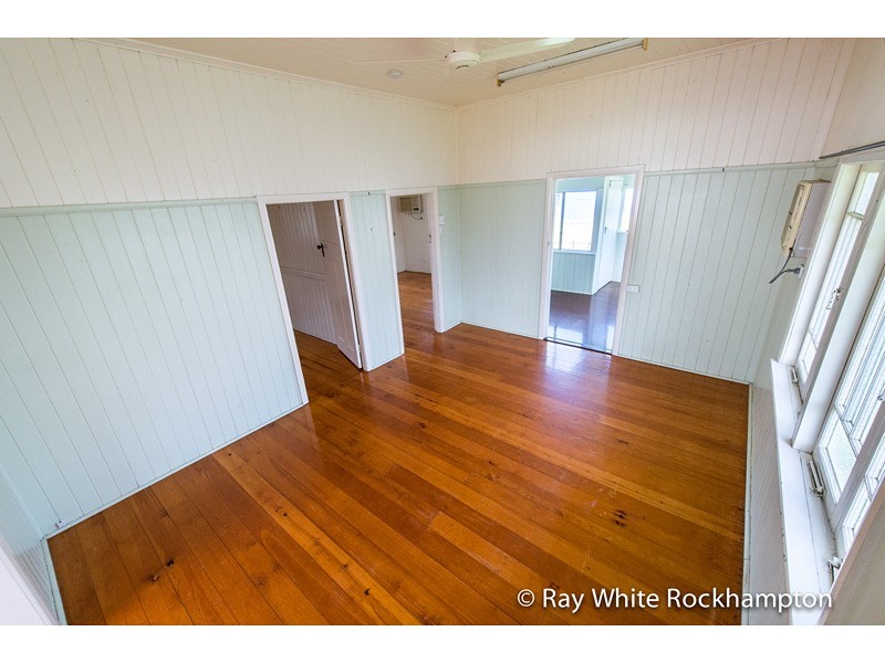 113 Livingstone Street, Berserker QLD 4701