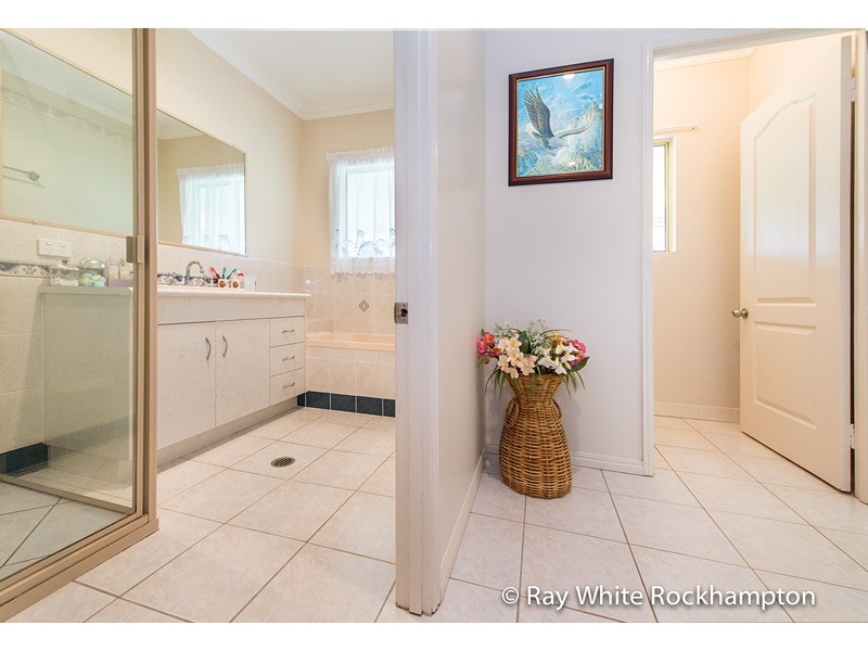 272 Raspberry Creek Road, Kunwarara QLD 4702