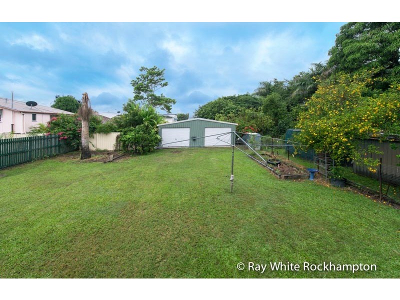 311 East Street, Depot Hill QLD 4700
