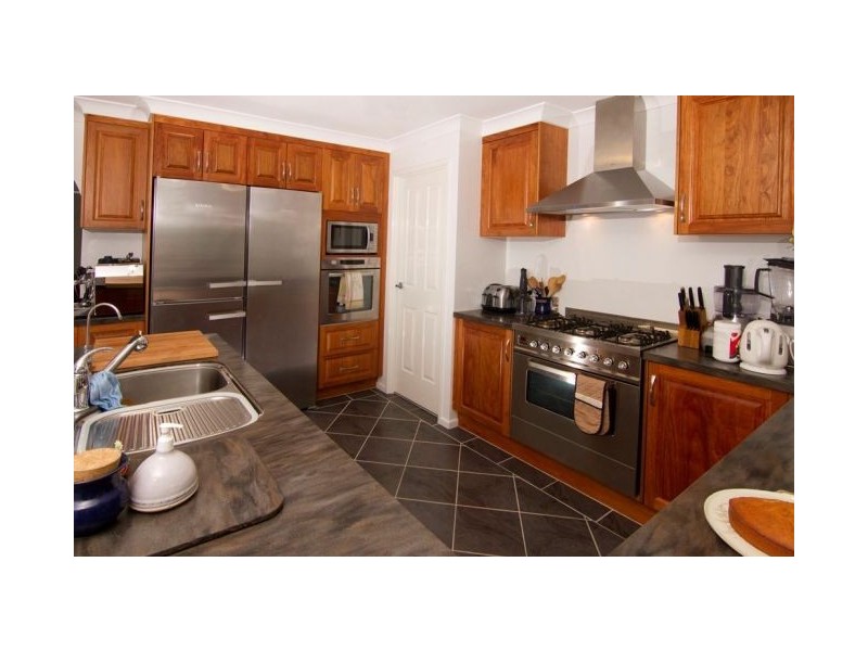 19 Price Drive, Glenlee QLD 4711