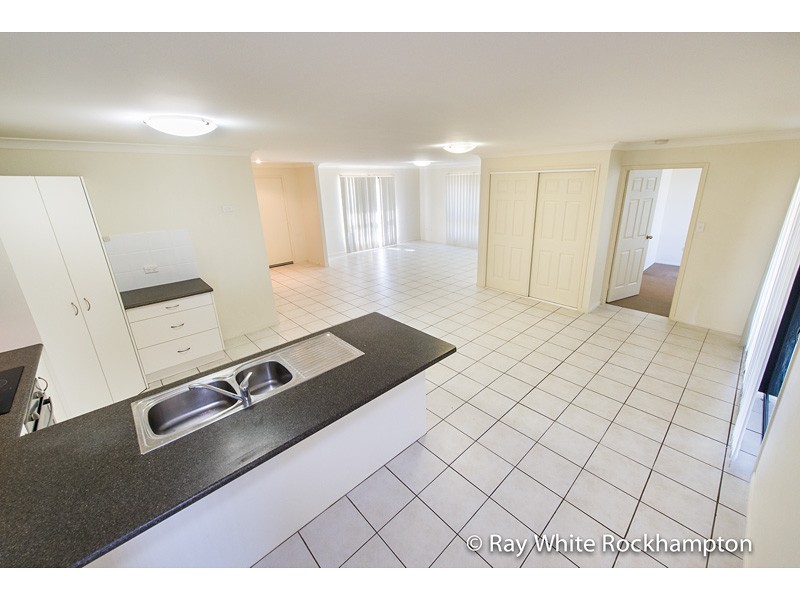 37 Seonaid Place, Gracemere QLD 4702