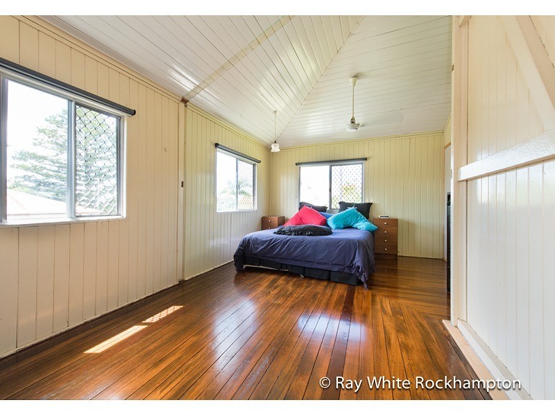 10 Ward Street, The Range QLD 4700