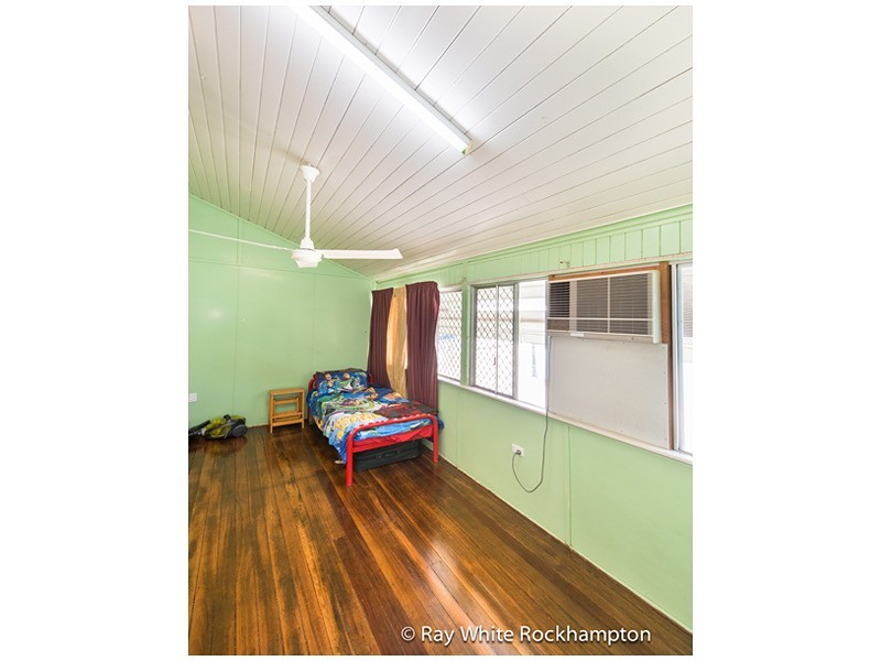 10 Ward Street, The Range QLD 4700