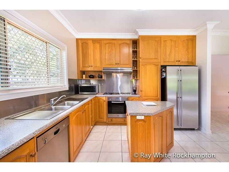 24 Brady Close, Glenlee QLD 4711