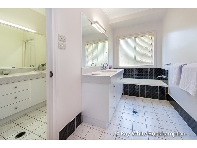 24 Brady Close, Glenlee QLD 4711