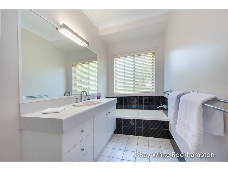 24 Brady Close, Glenlee QLD 4711