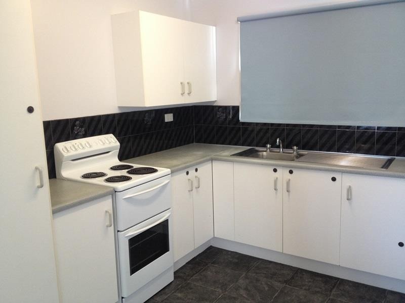 2/48 Locke Street, Kawana QLD 4701