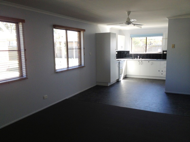 2/48 Locke Street, Kawana QLD 4701