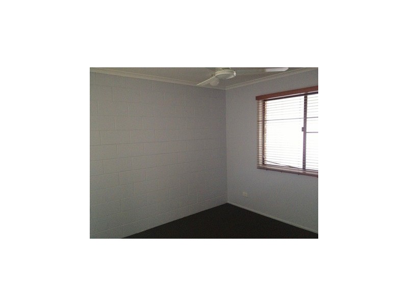 2/48 Locke Street, Kawana QLD 4701