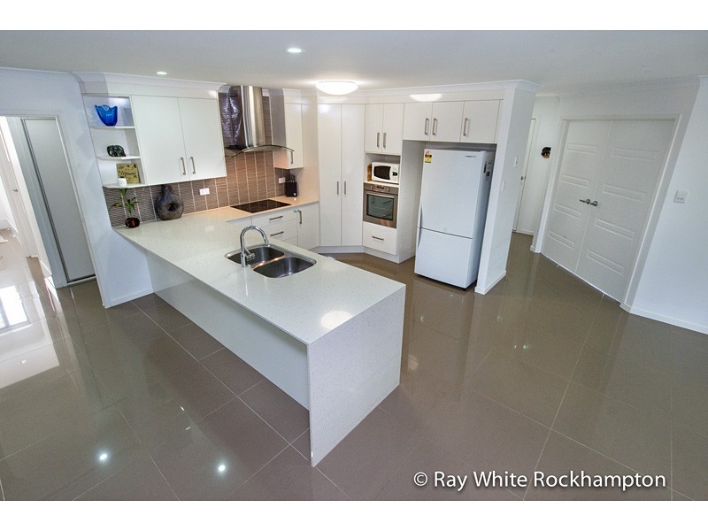17 Jamie Crescent, Gracemere QLD 4702