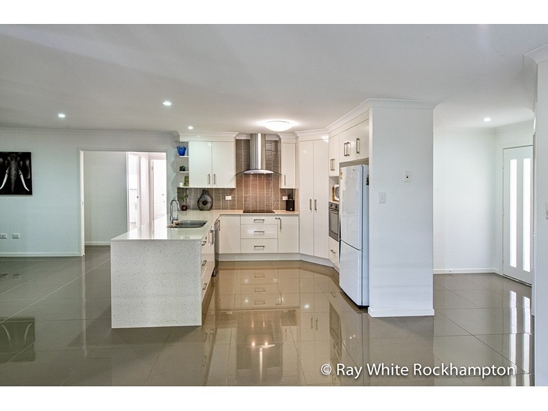 17 Jamie Crescent, Gracemere QLD 4702