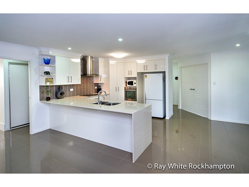 17 Jamie Crescent, Gracemere QLD 4702