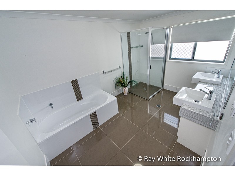 17 Jamie Crescent, Gracemere QLD 4702