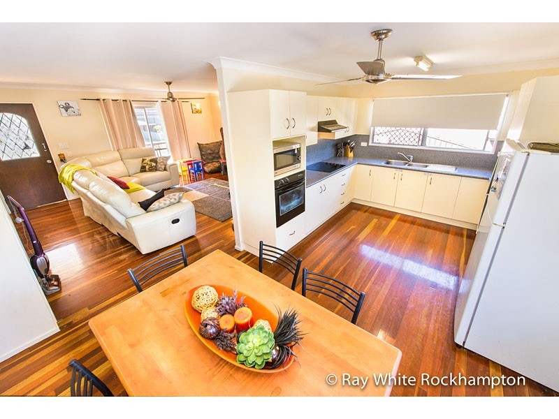 33 Barker Street, Kawana QLD 4701