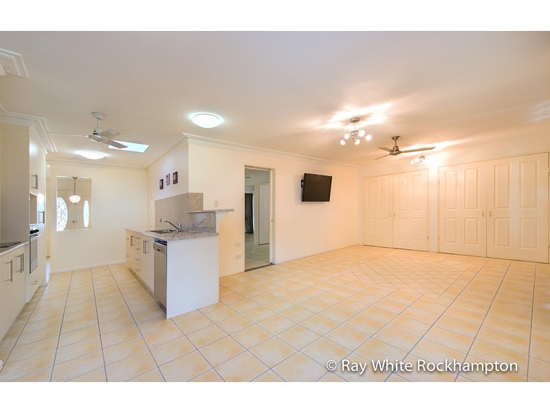 42 Kavanagh Crescent, Koongal QLD 4701