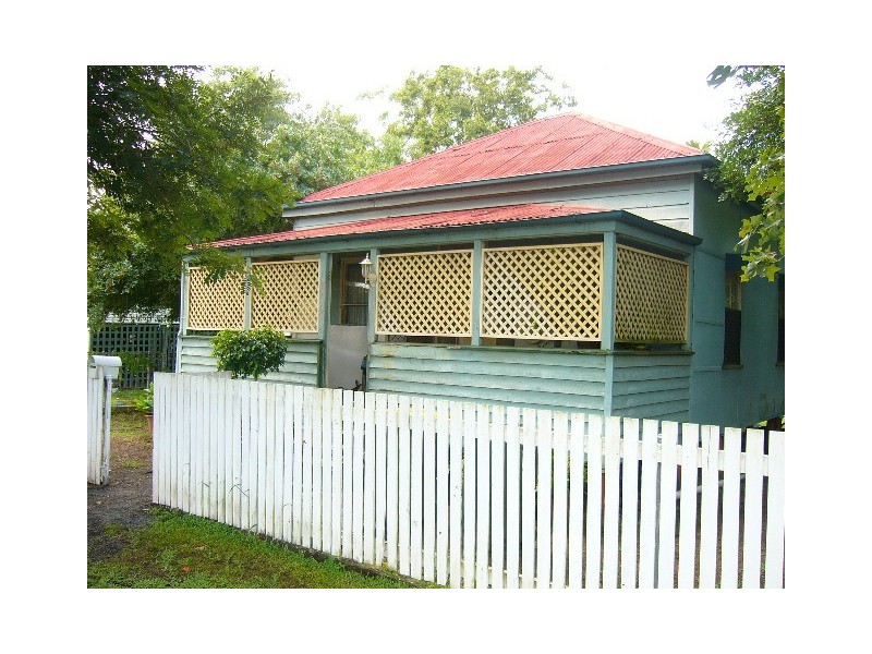 102 Nobbs Street, Berserker QLD 4701