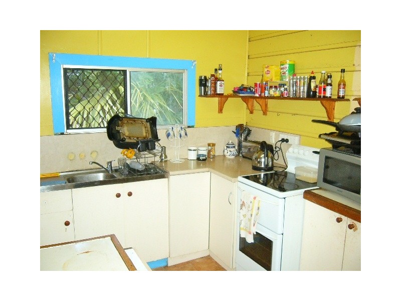 102 Nobbs Street, Berserker QLD 4701