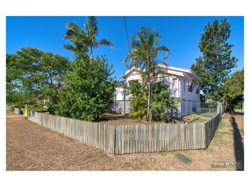 2 Medcraf Street, Park Avenue QLD 4701