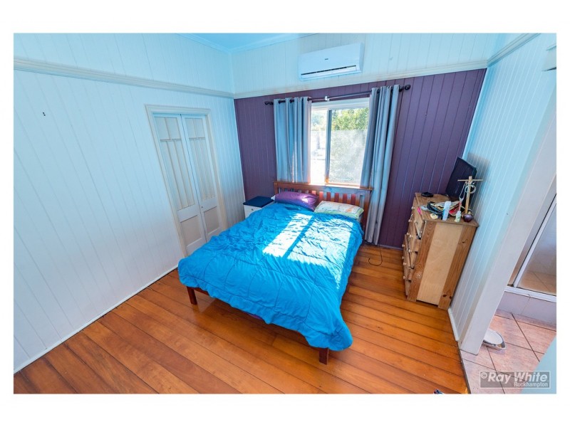 2 Medcraf Street, Park Avenue QLD 4701