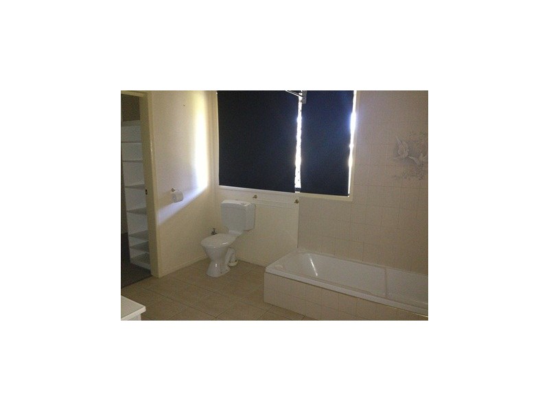 184 Julie Anne Drive, Glendale QLD 4711