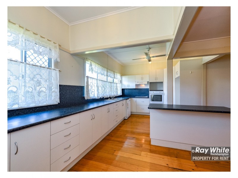 62 Park Street, Park Avenue QLD 4701