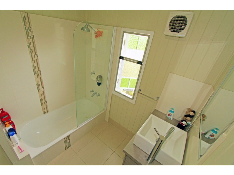 41 Armstrong Street, Berserker QLD 4701