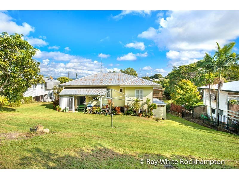 17 Wentworth Terrace, The Range QLD 4700