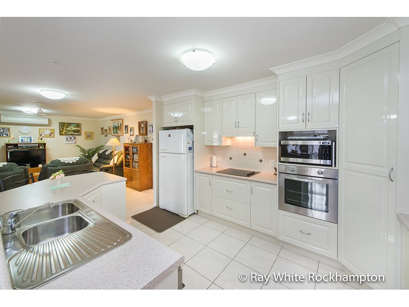 19 Connemara Drive, Kawana QLD 4701