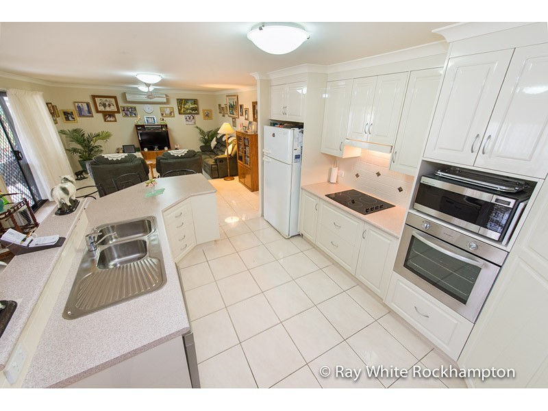 19 Connemara Drive, Kawana QLD 4701