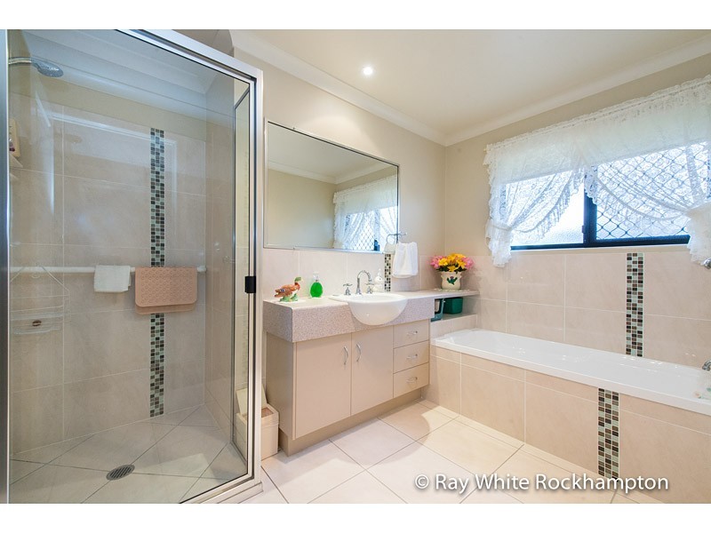 19 Connemara Drive, Kawana QLD 4701