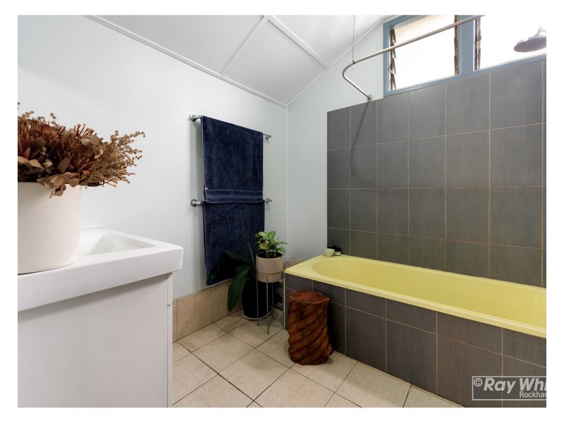 11 Birdwood Street, Wandal QLD 4700