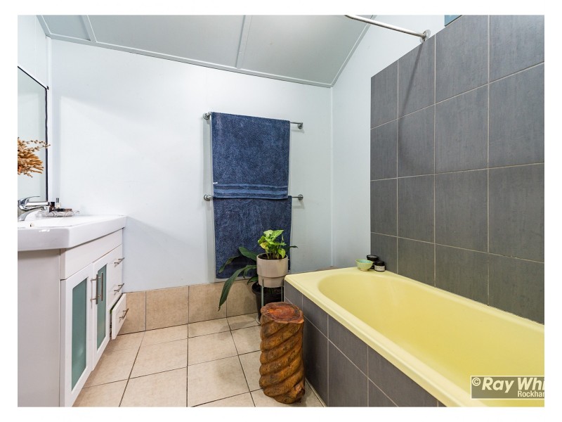 11 Birdwood Street, Wandal QLD 4700
