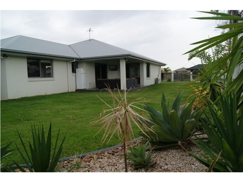 17 Jamie Crescent, Gracemere QLD 4702
