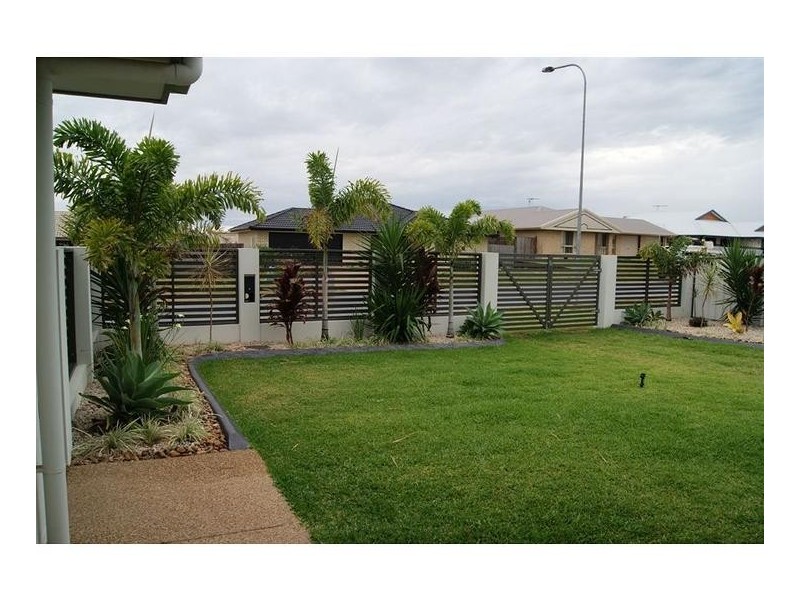 17 Jamie Crescent, Gracemere QLD 4702
