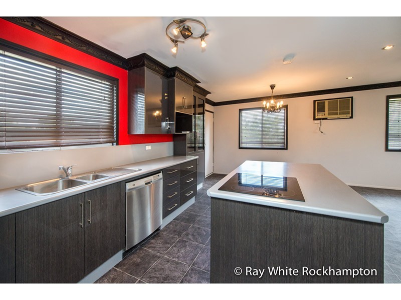 13 Kawana Close, Kawana QLD 4701