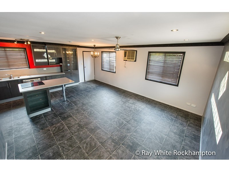 13 Kawana Close, Kawana QLD 4701