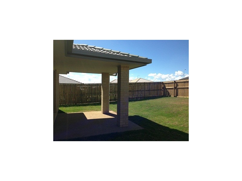 27 Leichhardt Drive, Gracemere QLD 4702