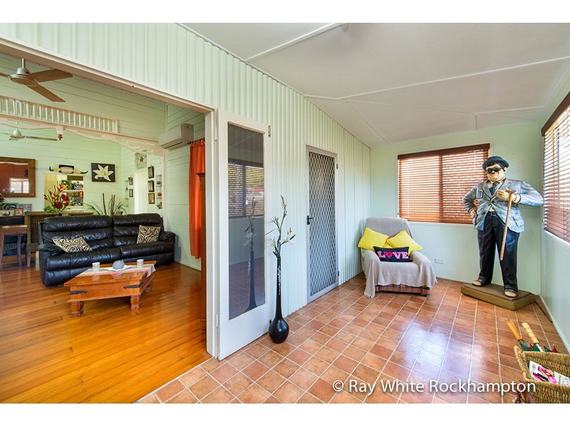43 West Street, The Range QLD 4700